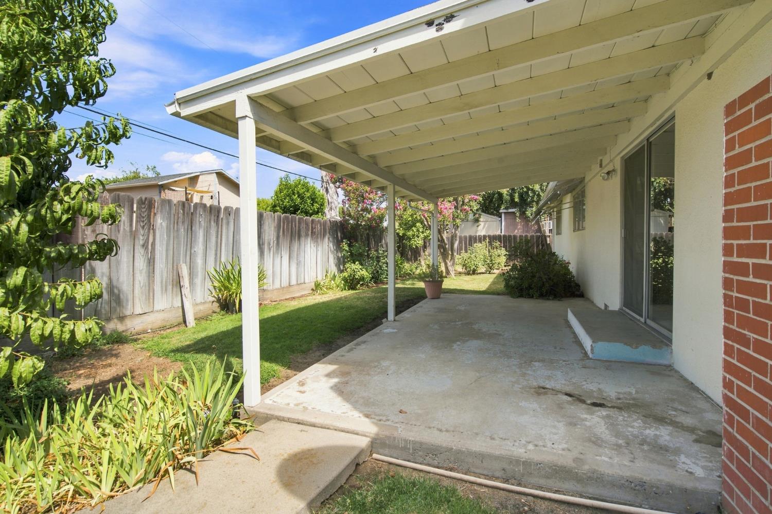 1321 Westland Dr, Modesto, CA 95350