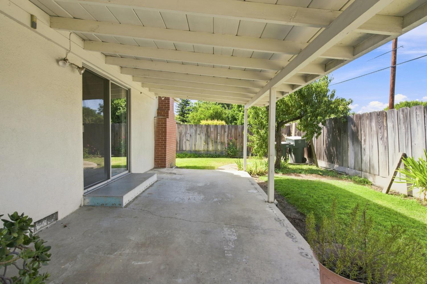 1321 Westland Dr, Modesto, CA 95350