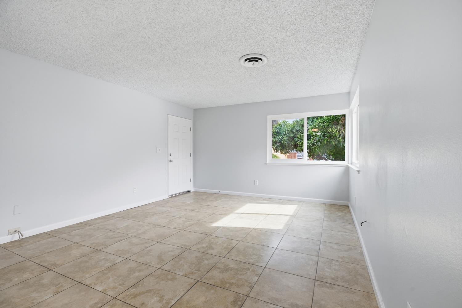 1805 Bradford Ct, Modesto, CA 95355