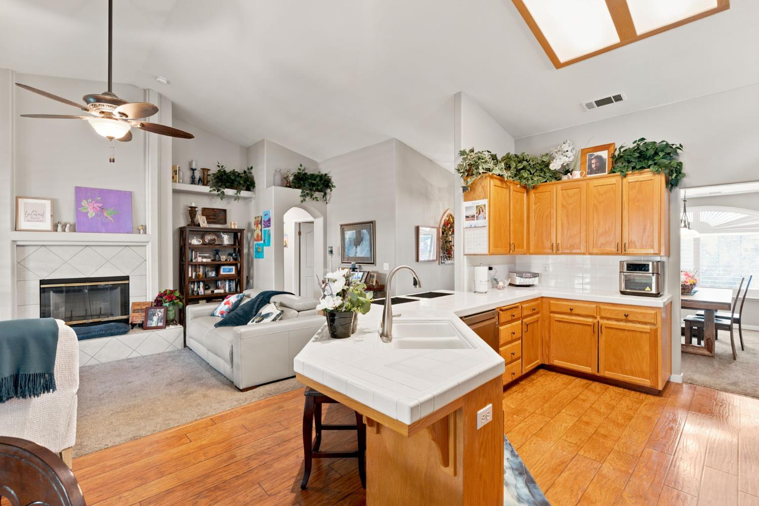 3363 Cambria Ave, Madera, CA 93637