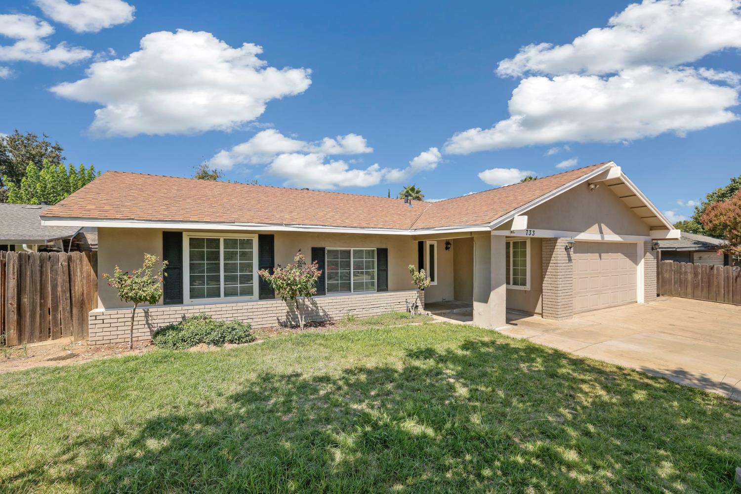 733 Larmuseau Ln, Modesto, CA 95351