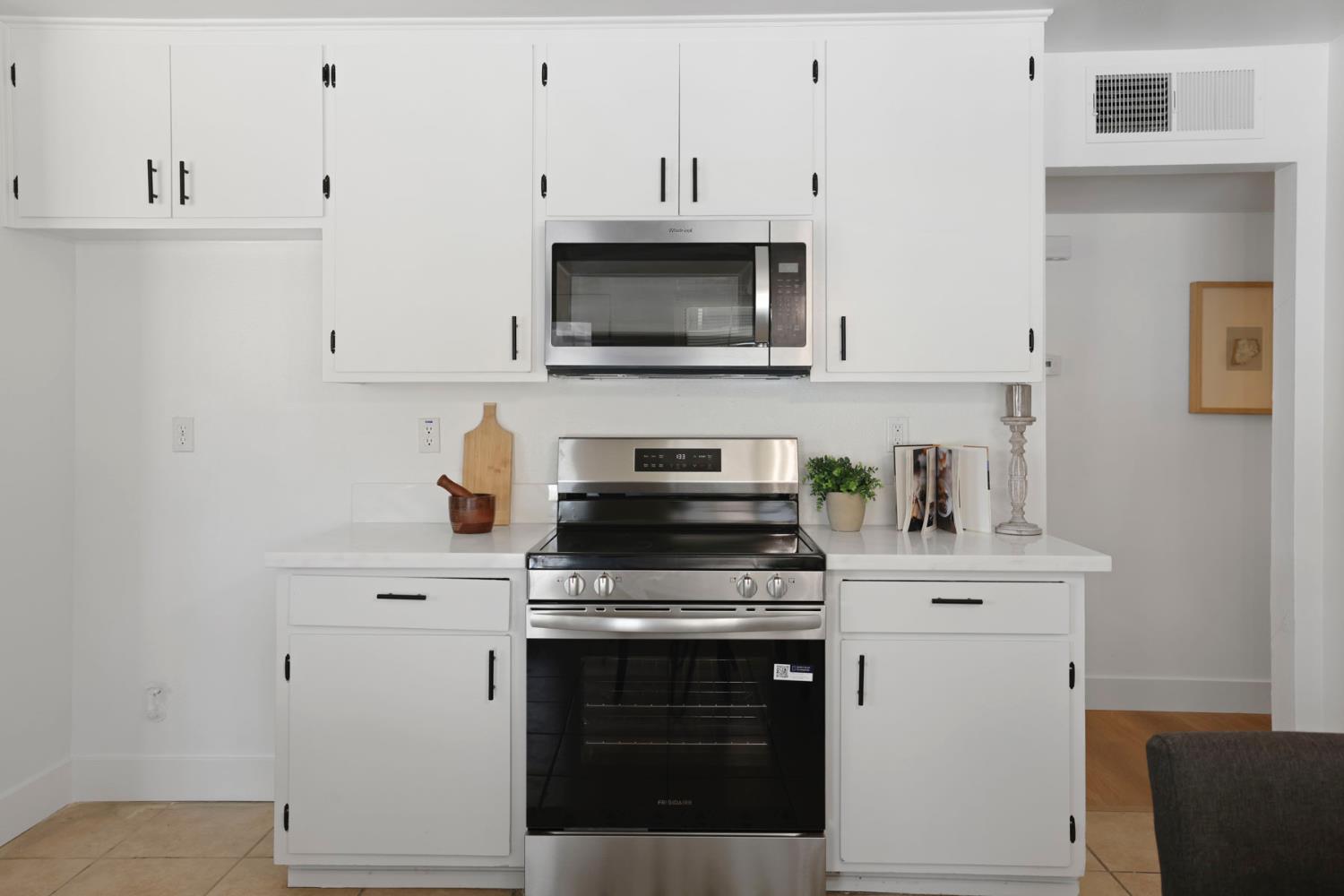 733 Larmuseau Ln, Modesto, CA 95351