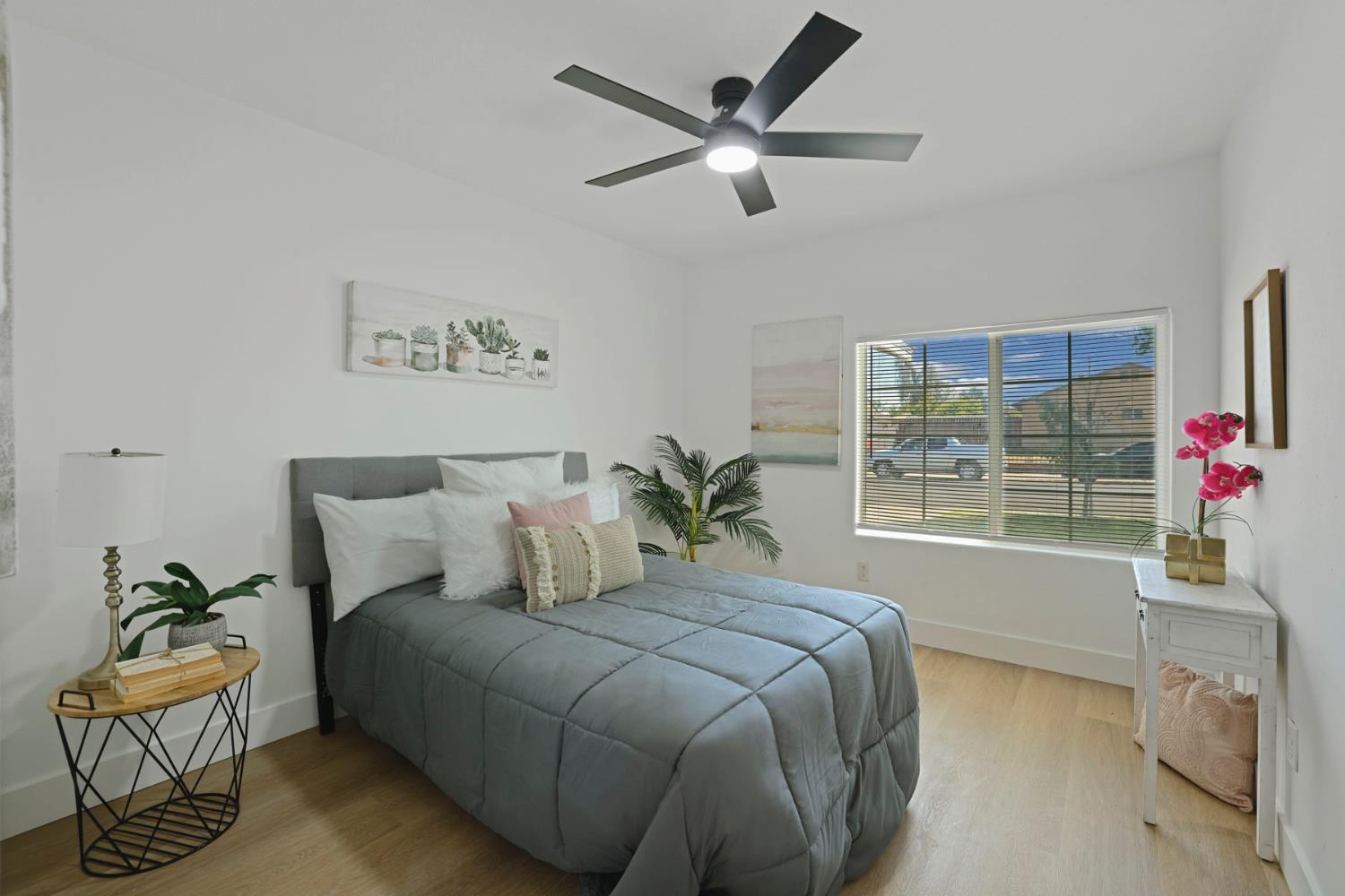 733 Larmuseau Ln, Modesto, CA 95351