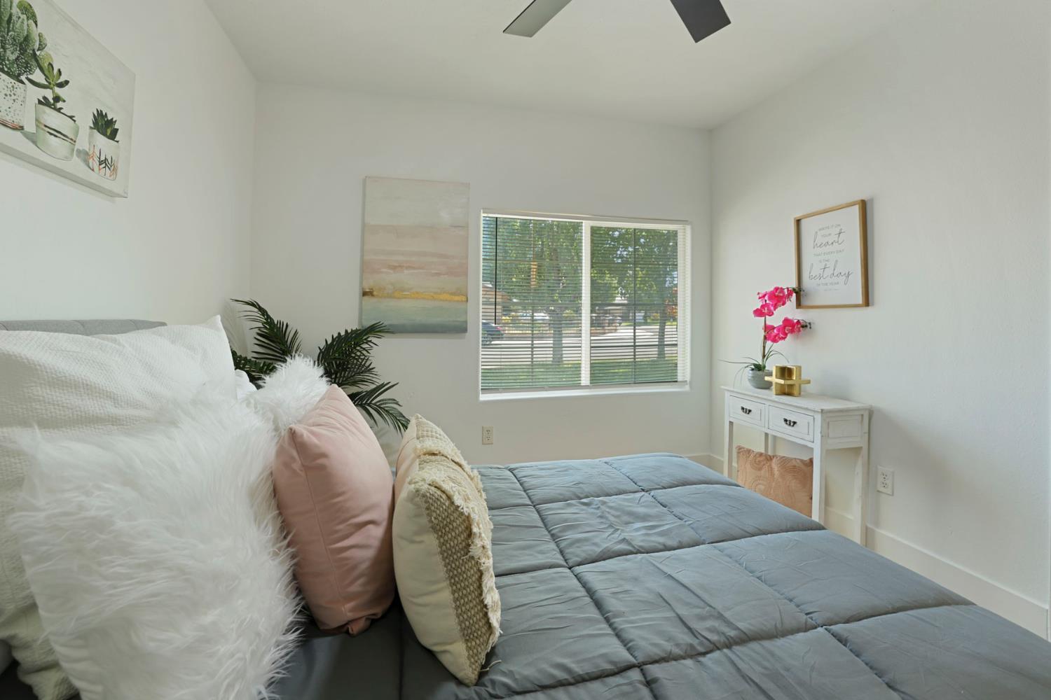 733 Larmuseau Ln, Modesto, CA 95351