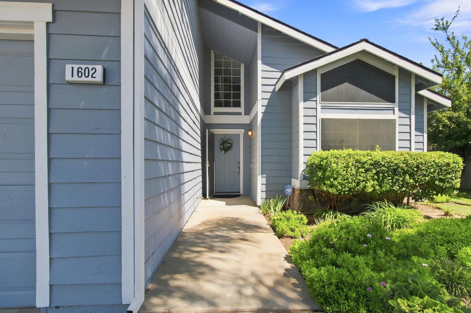 1602 Acacia Ct, Chowchilla, CA 93610