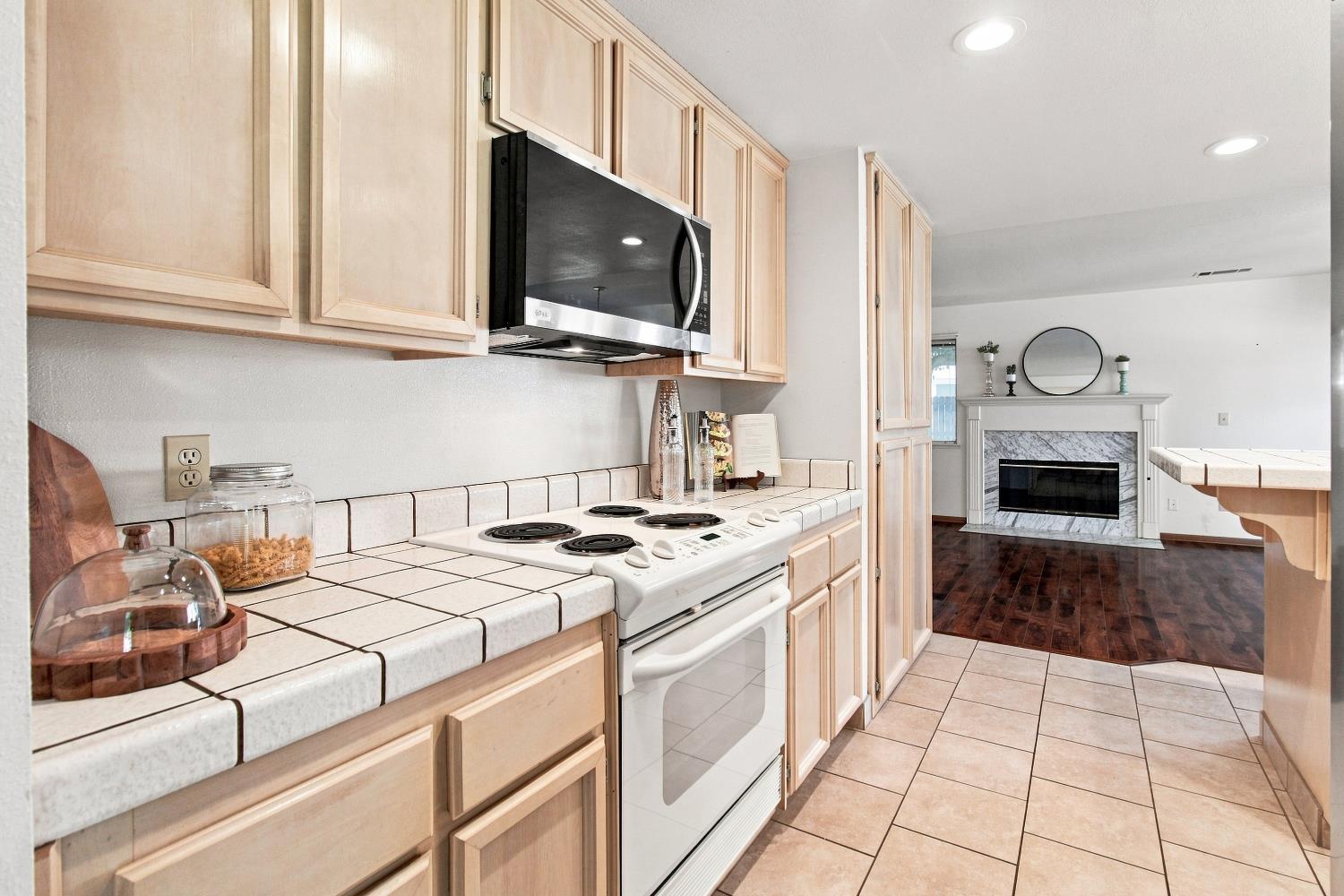 1602 Acacia Ct, Chowchilla, CA 93610