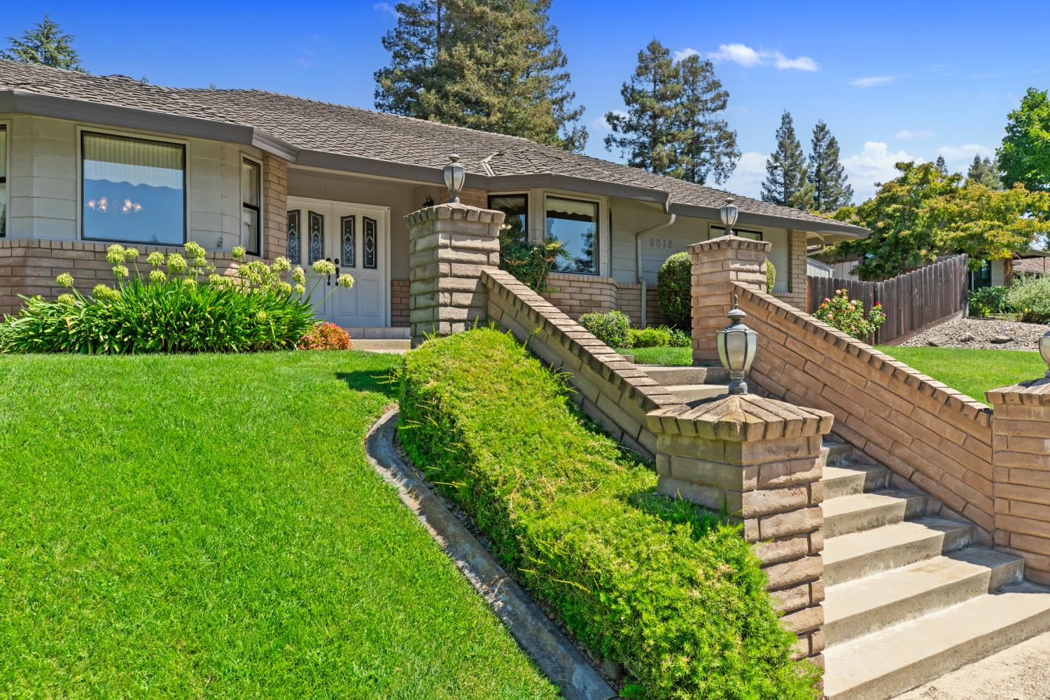 9612 La Posada Dr, Oakdale, CA 95361
