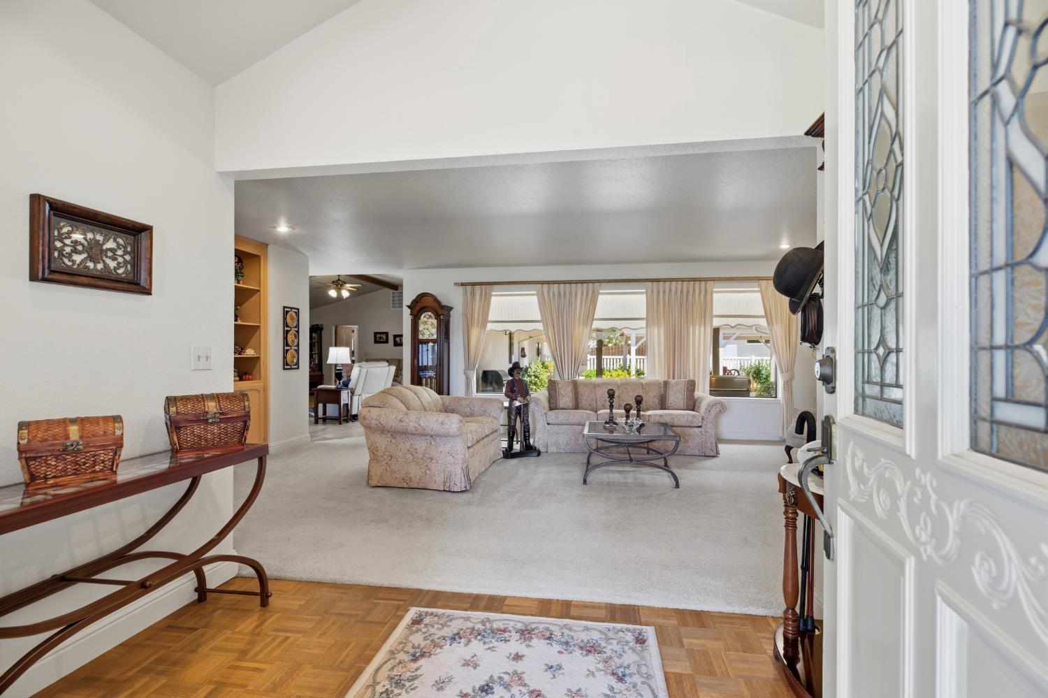 9612 La Posada Dr, Oakdale, CA 95361