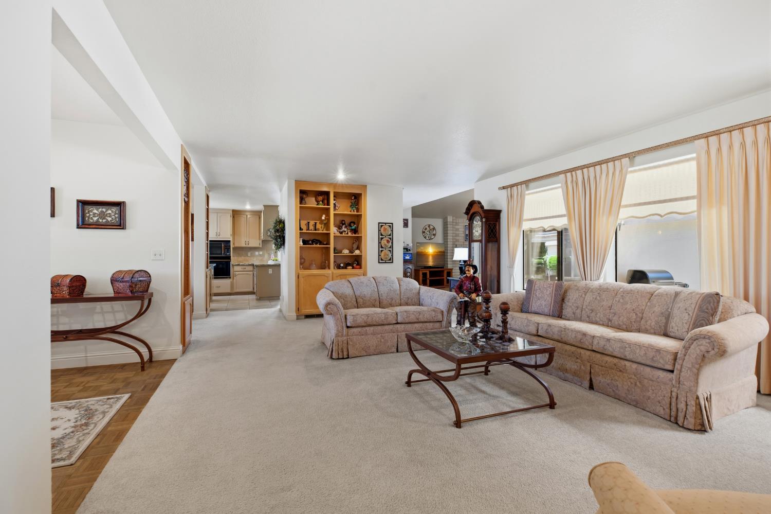 9612 La Posada Dr, Oakdale, CA 95361