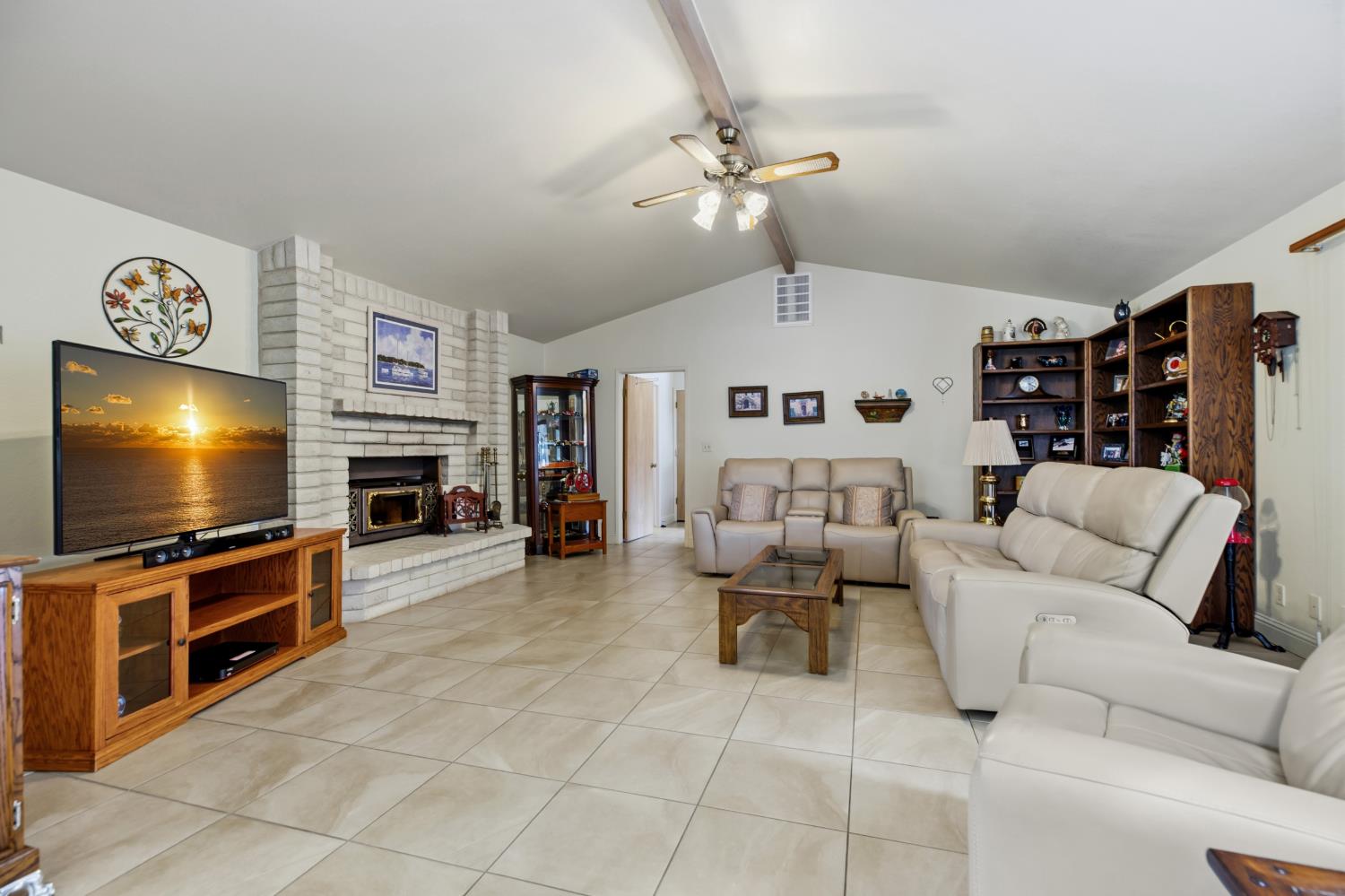 9612 La Posada Dr, Oakdale, CA 95361