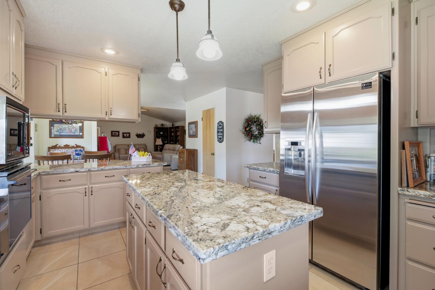9612 La Posada Dr, Oakdale, CA 95361