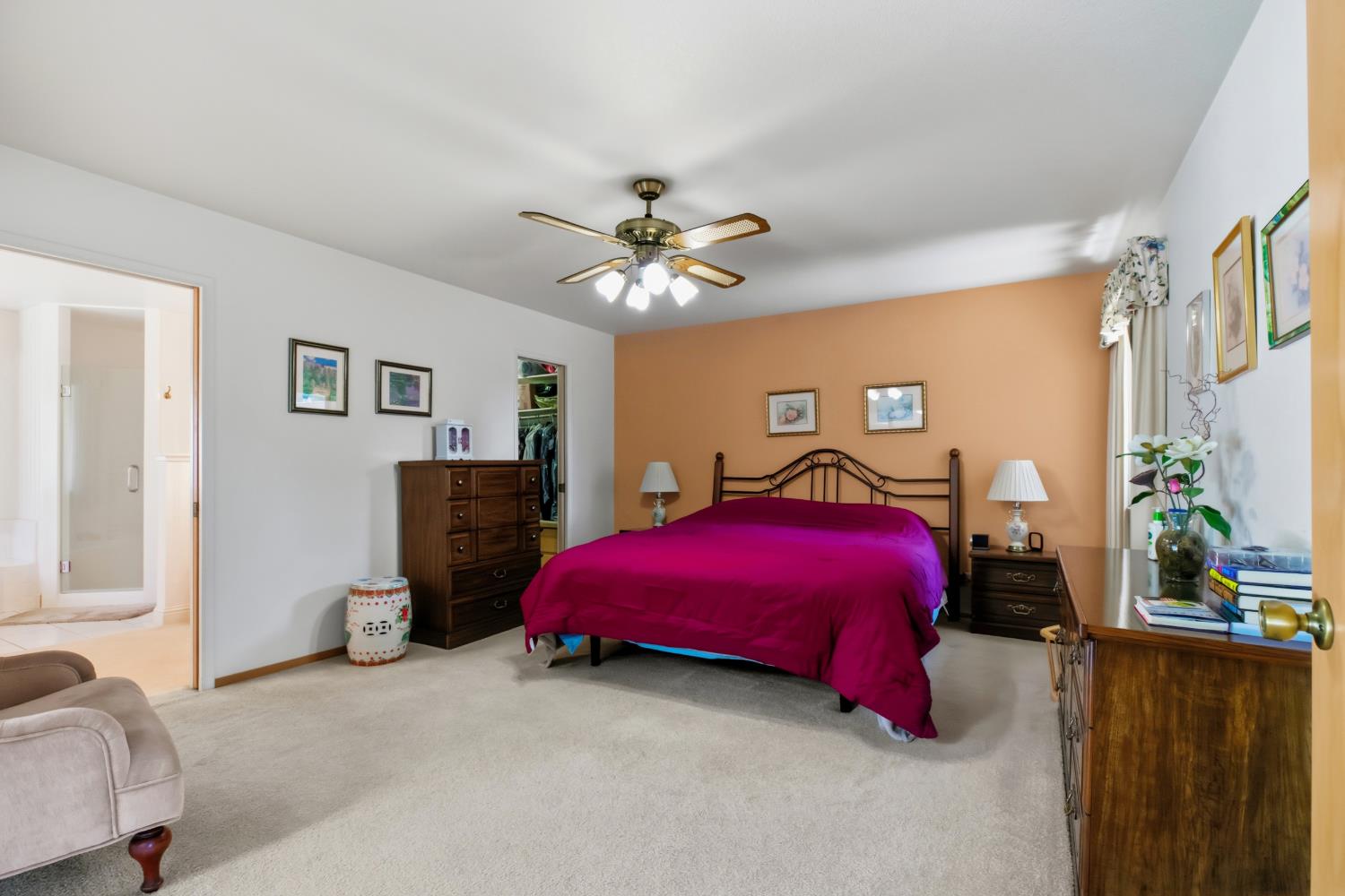 9612 La Posada Dr, Oakdale, CA 95361