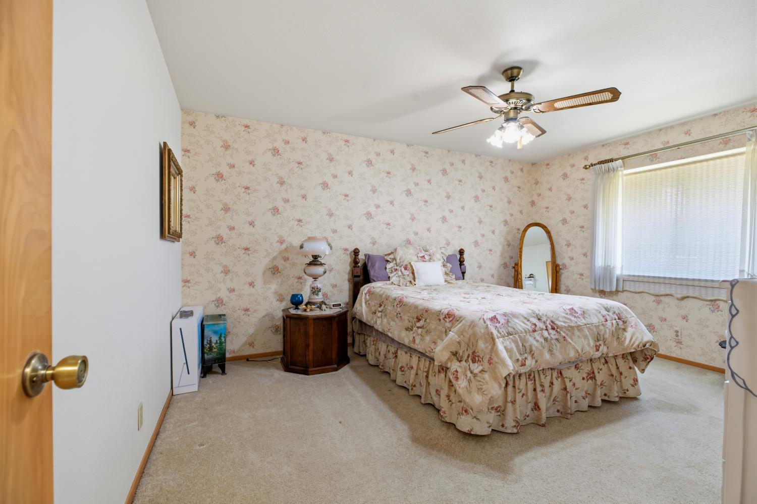 9612 La Posada Dr, Oakdale, CA 95361
