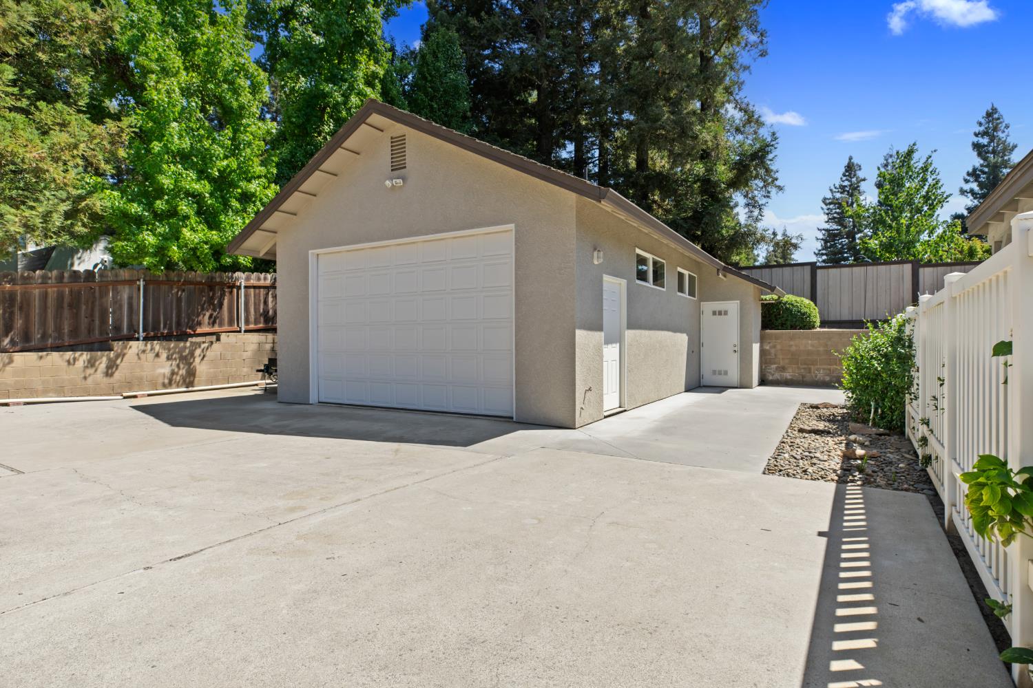 9612 La Posada Dr, Oakdale, CA 95361
