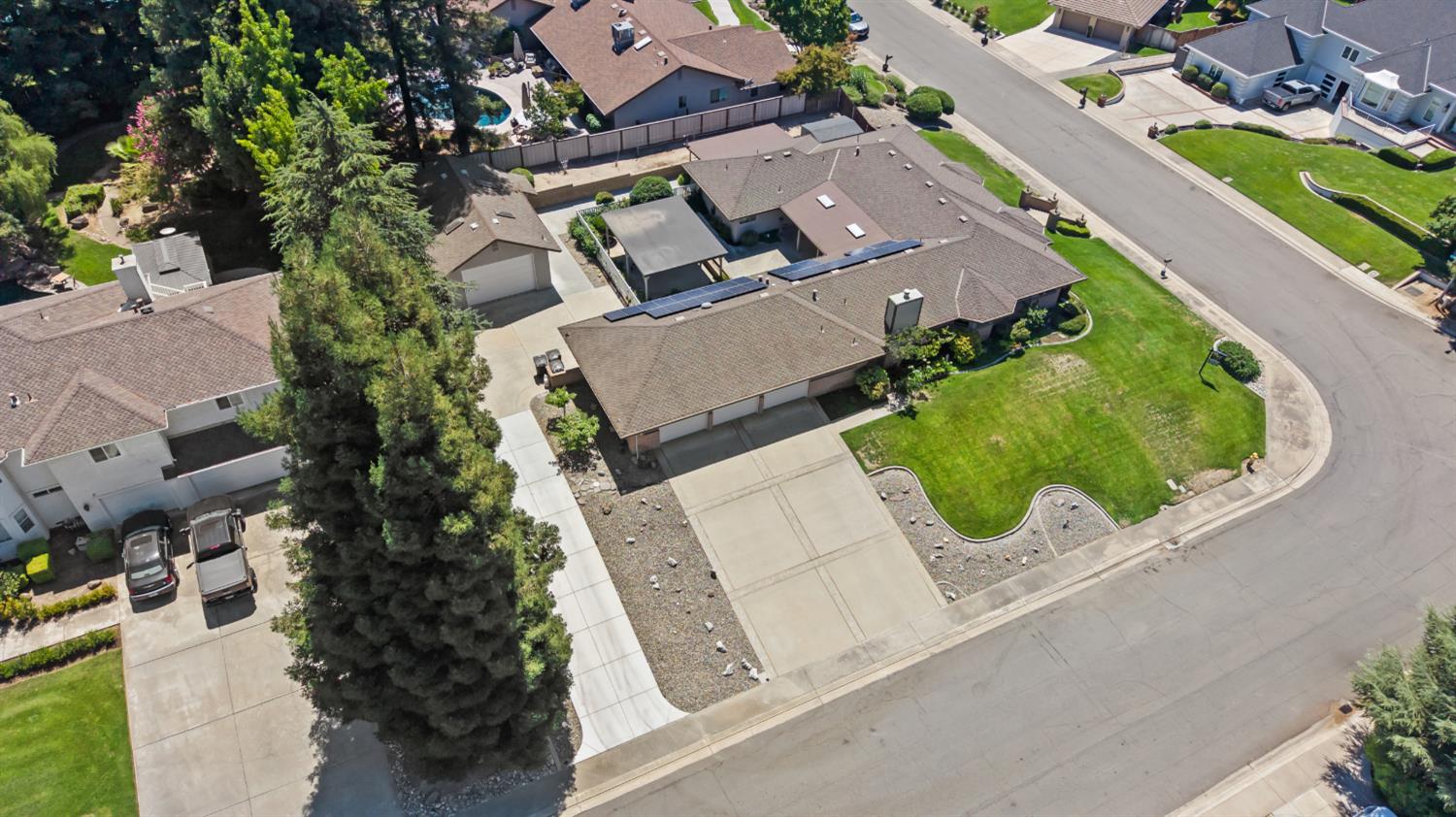 9612 La Posada Dr, Oakdale, CA 95361
