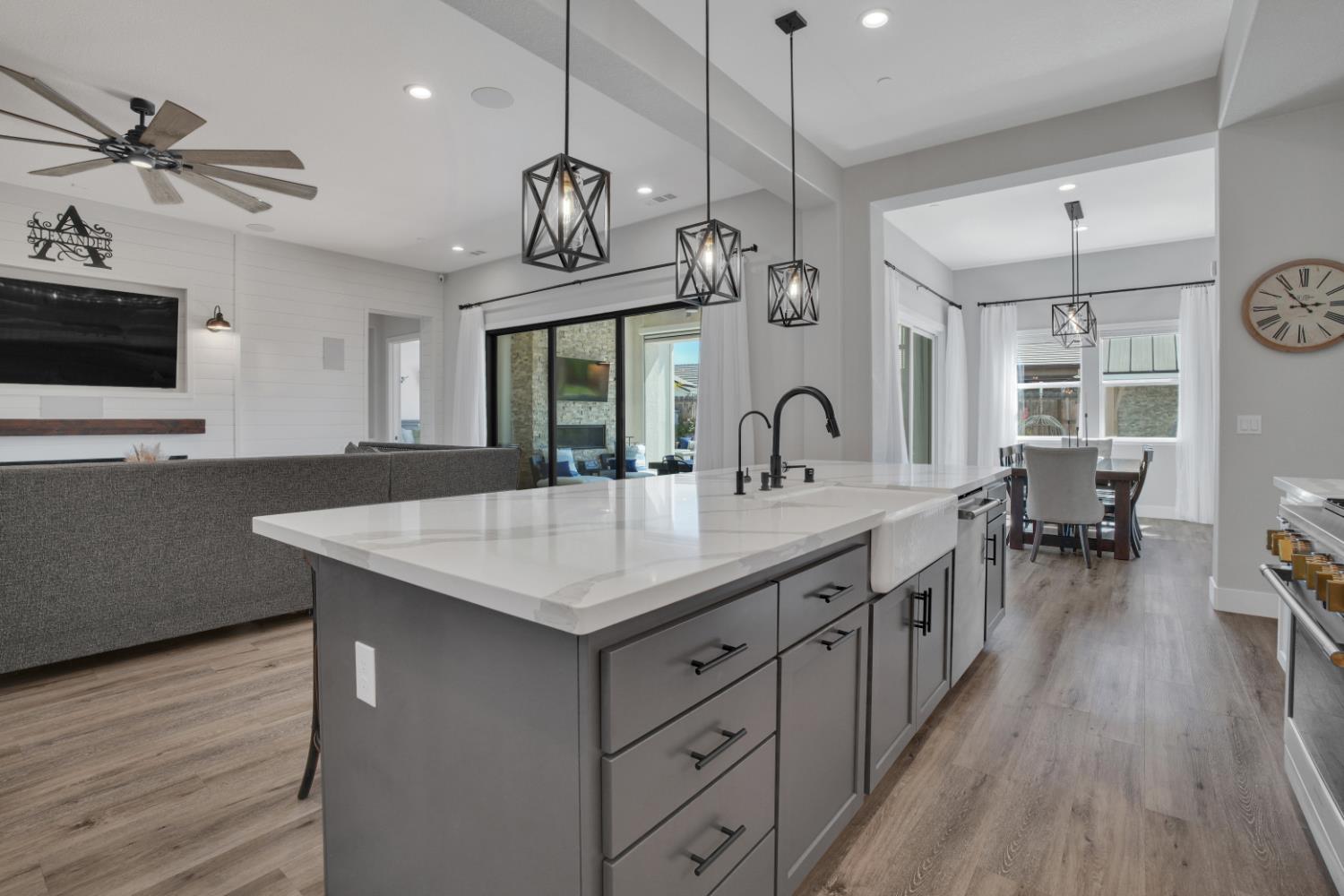 2656 Sinatra Pl, Manteca, CA 95337