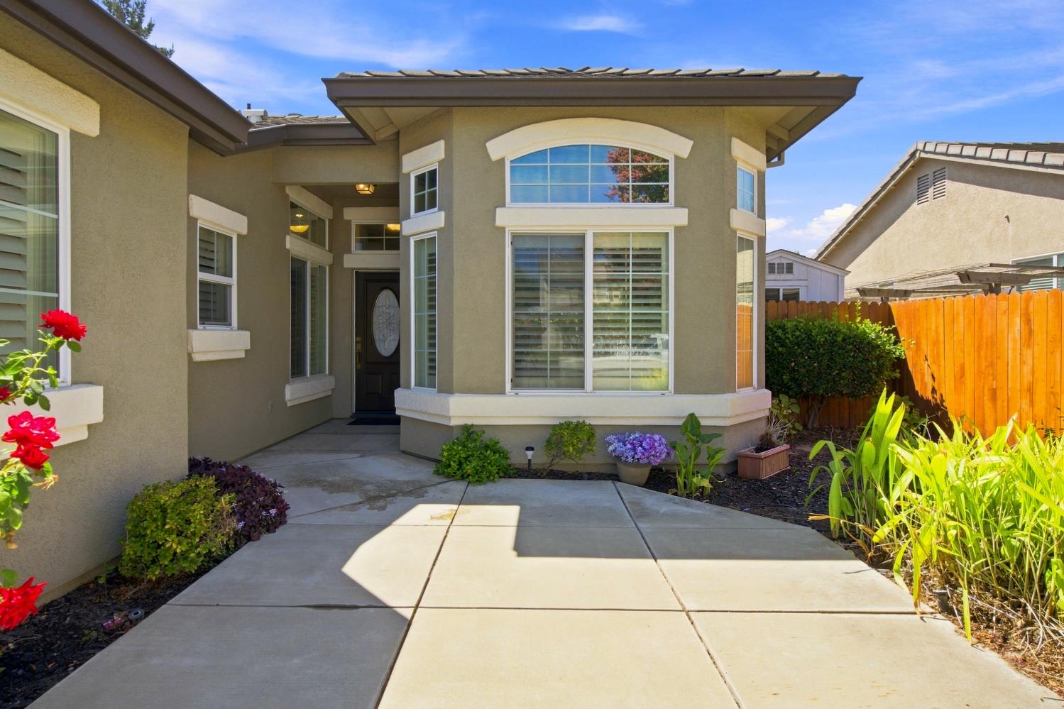 1738 Matterhorn St, Manteca, CA 95337