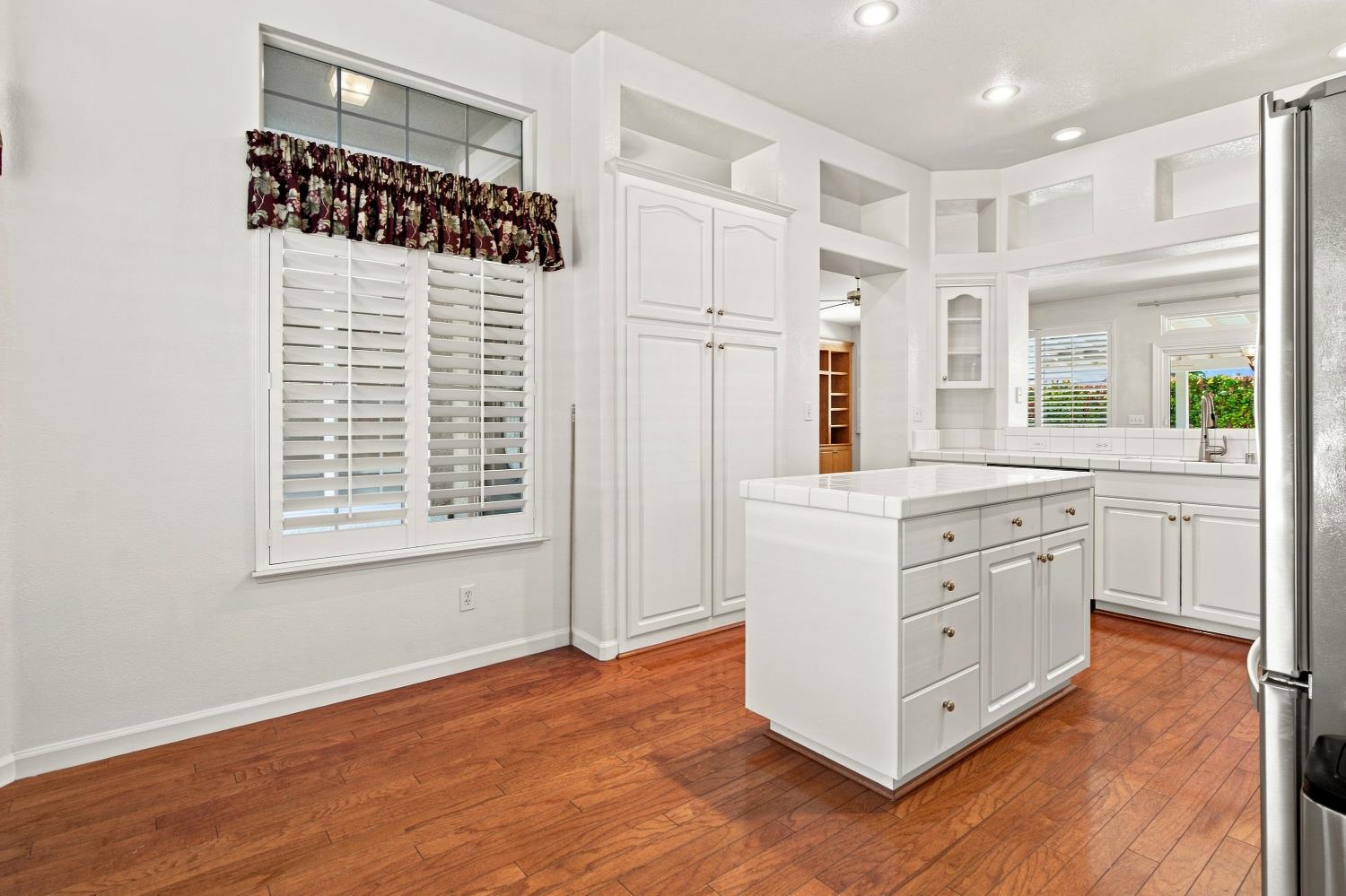 1738 Matterhorn St, Manteca, CA 95337