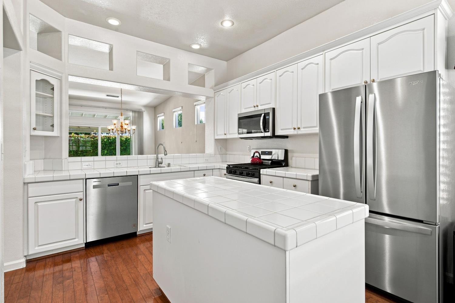 1738 Matterhorn St, Manteca, CA 95337