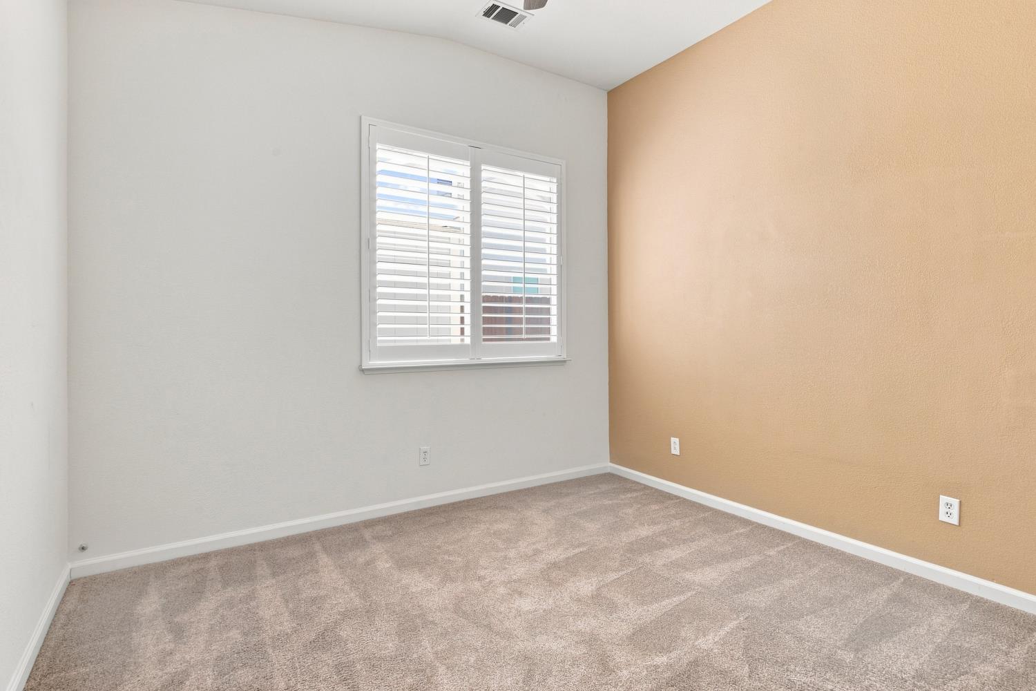1738 Matterhorn St, Manteca, CA 95337