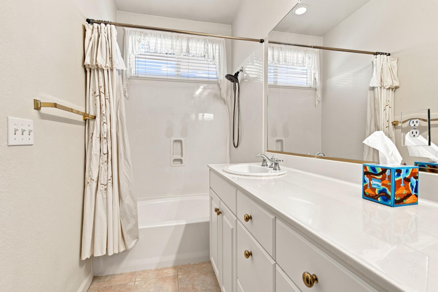 1738 Matterhorn St, Manteca, CA 95337