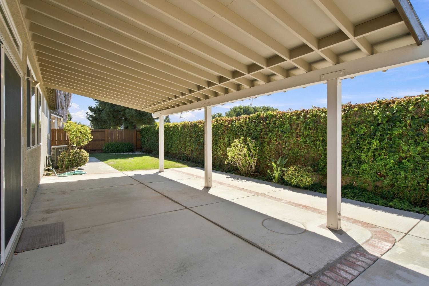 1738 Matterhorn St, Manteca, CA 95337