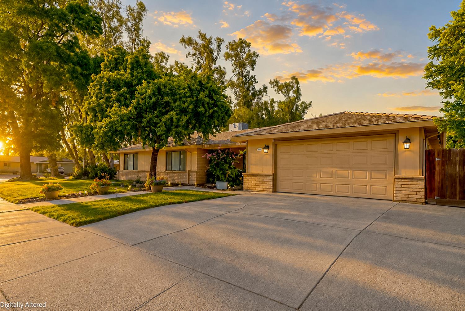 587 W Donna Dr, Merced, CA 95348
