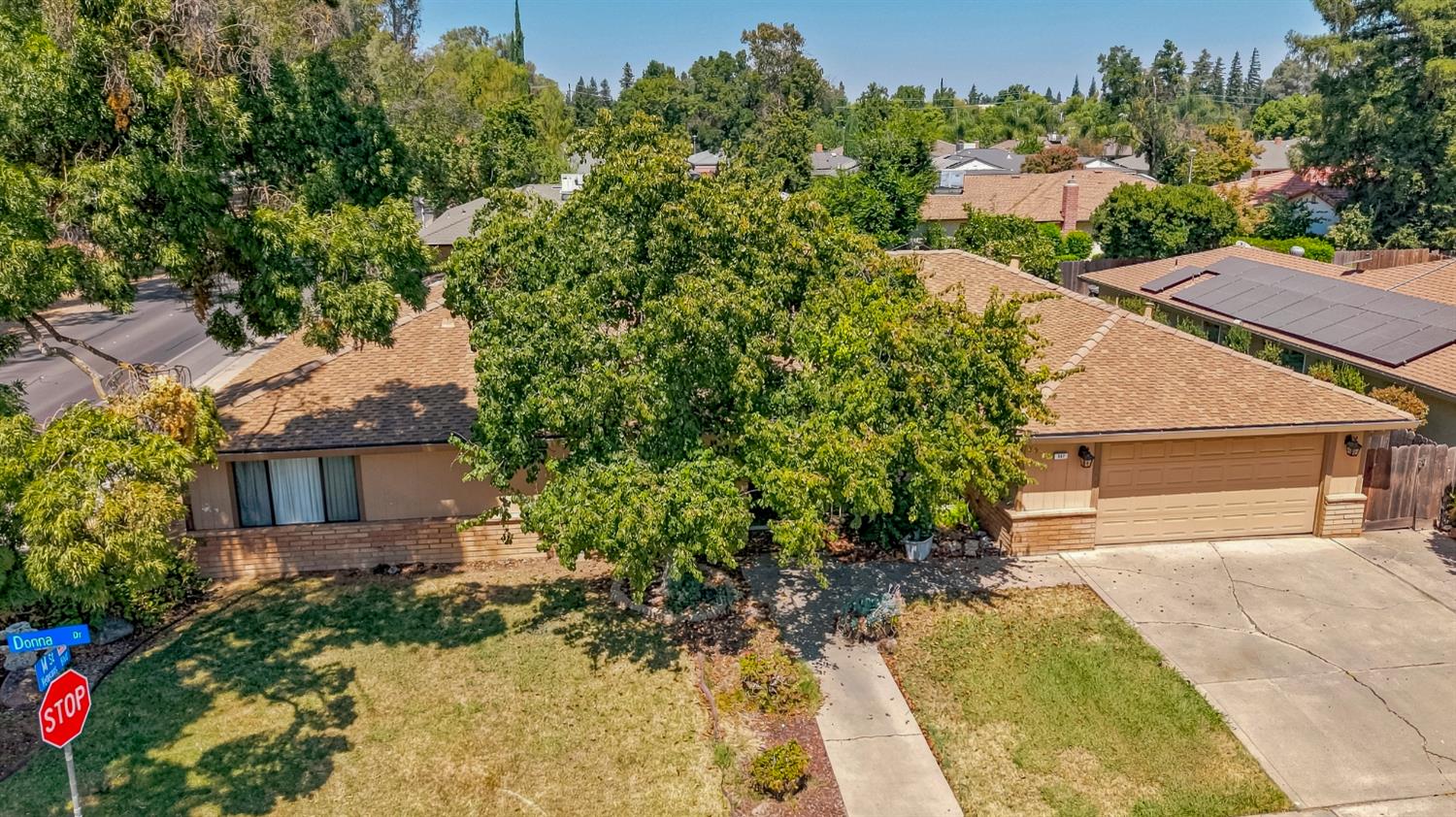 587 W Donna Dr, Merced, CA 95348