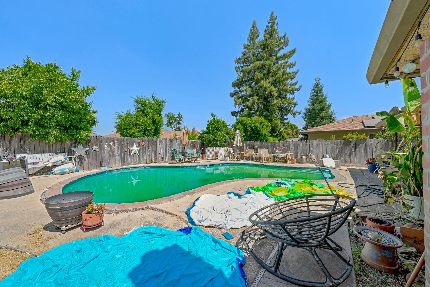 587 W Donna Dr, Merced, CA 95348