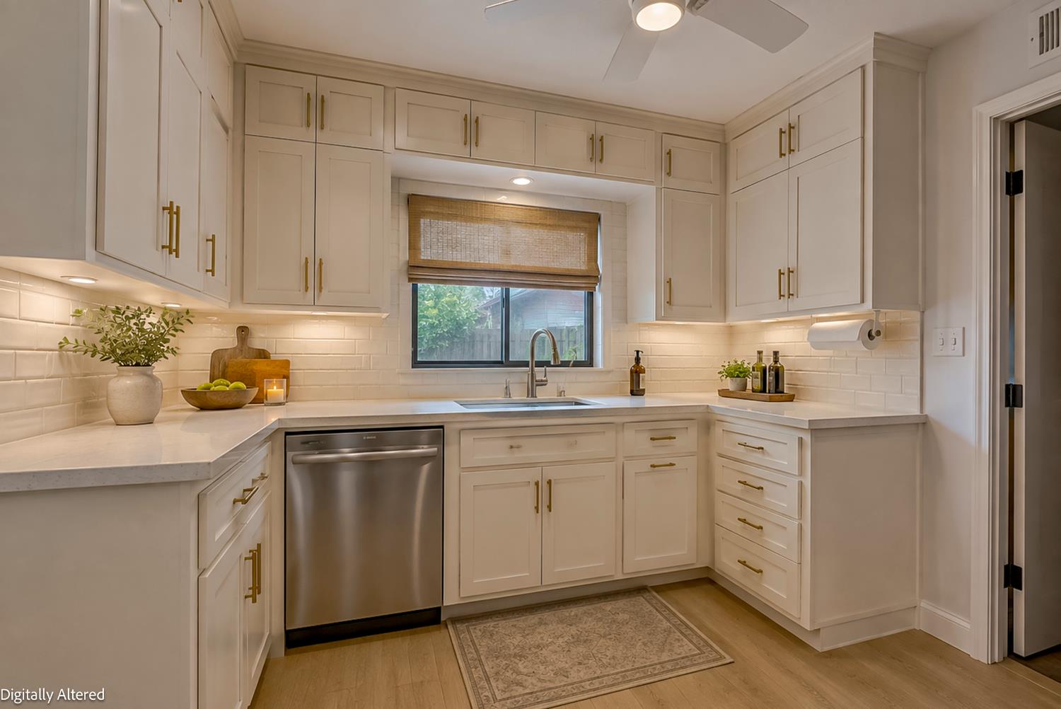 587 W Donna Dr, Merced, CA 95348
