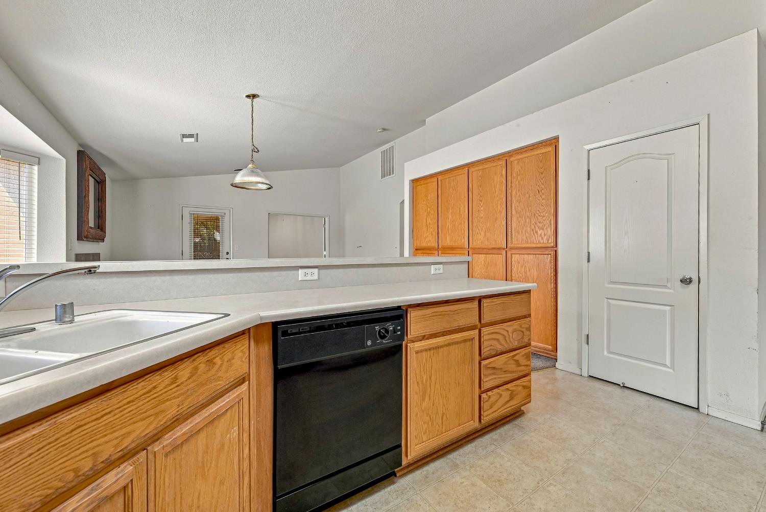 241 Brimmer Rd, Merced, CA 95341