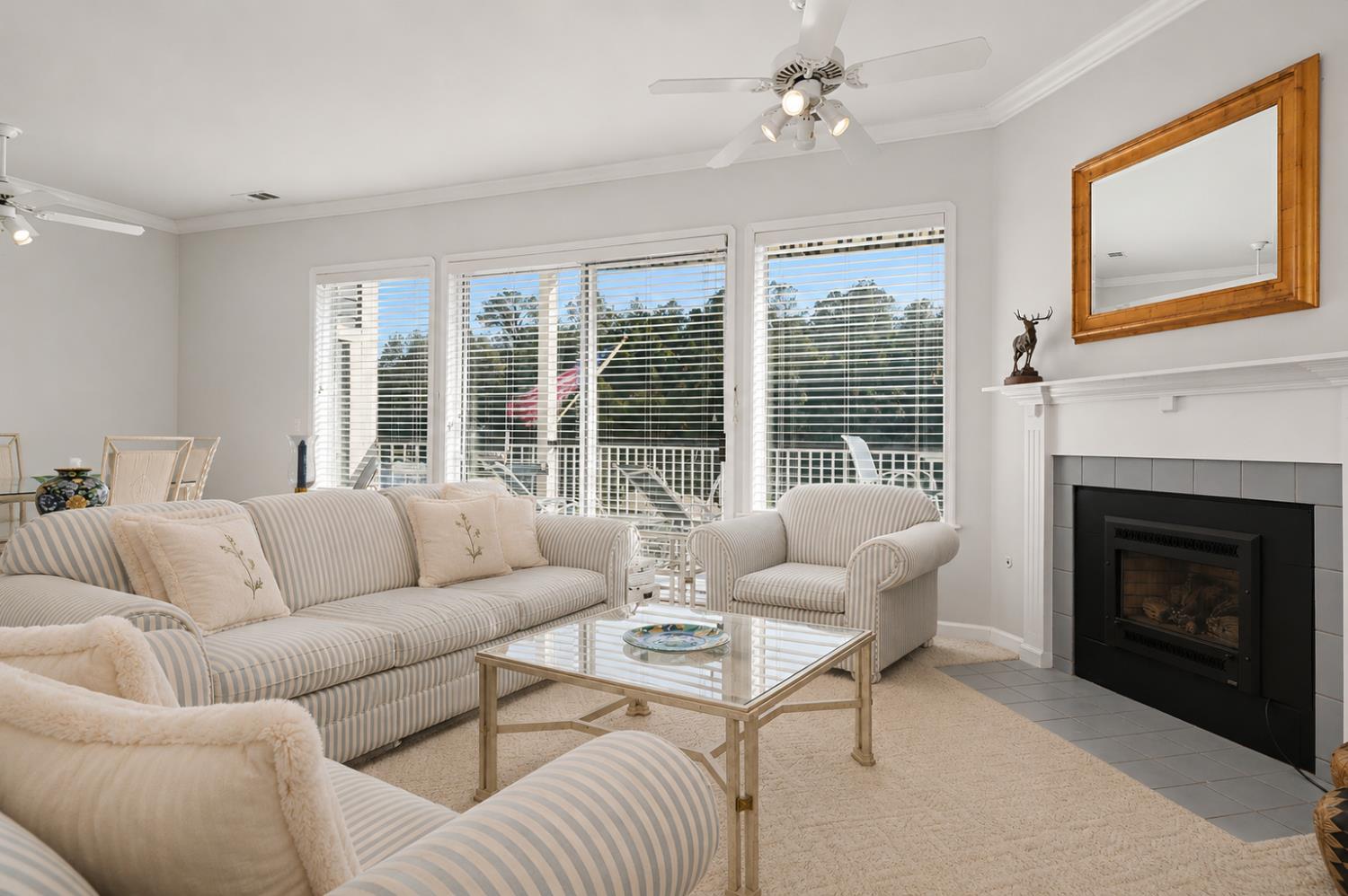 1031 Shoreline Dr #12, Copperopolis, CA 95228