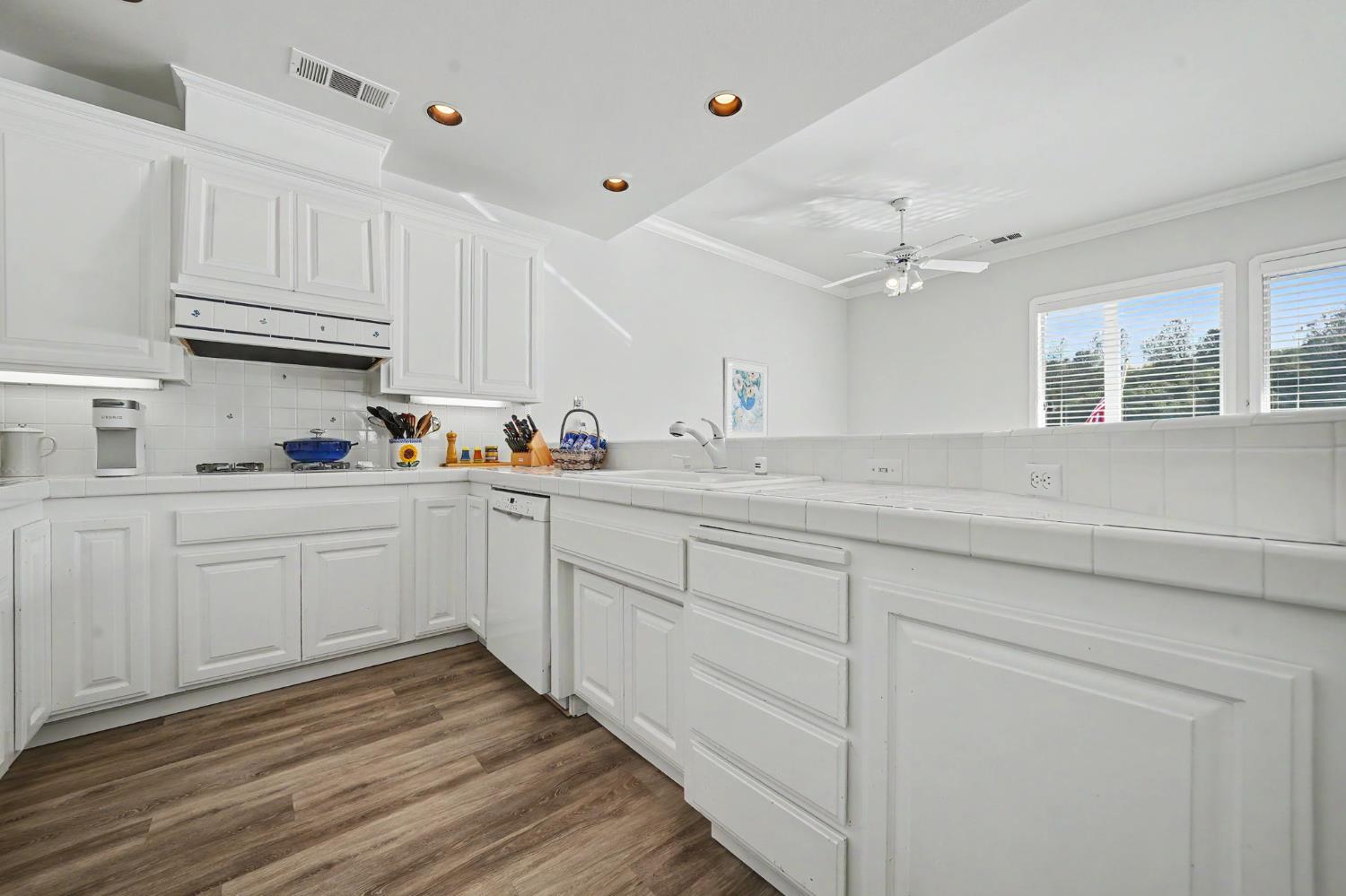 1031 Shoreline Dr #12, Copperopolis, CA 95228