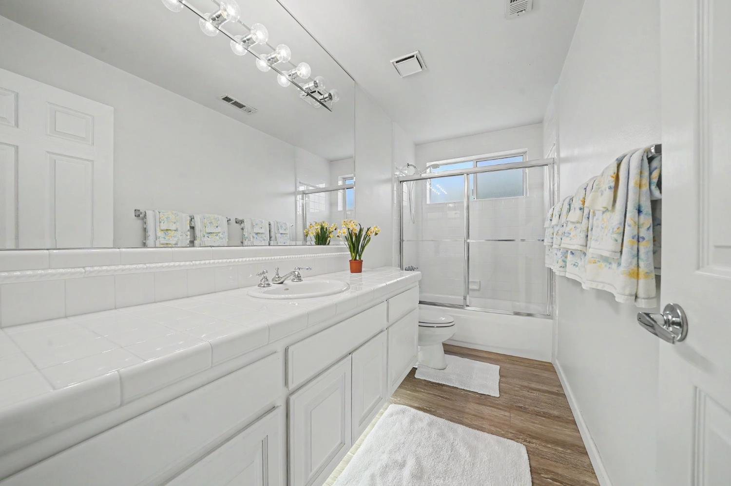 1031 Shoreline Dr #12, Copperopolis, CA 95228