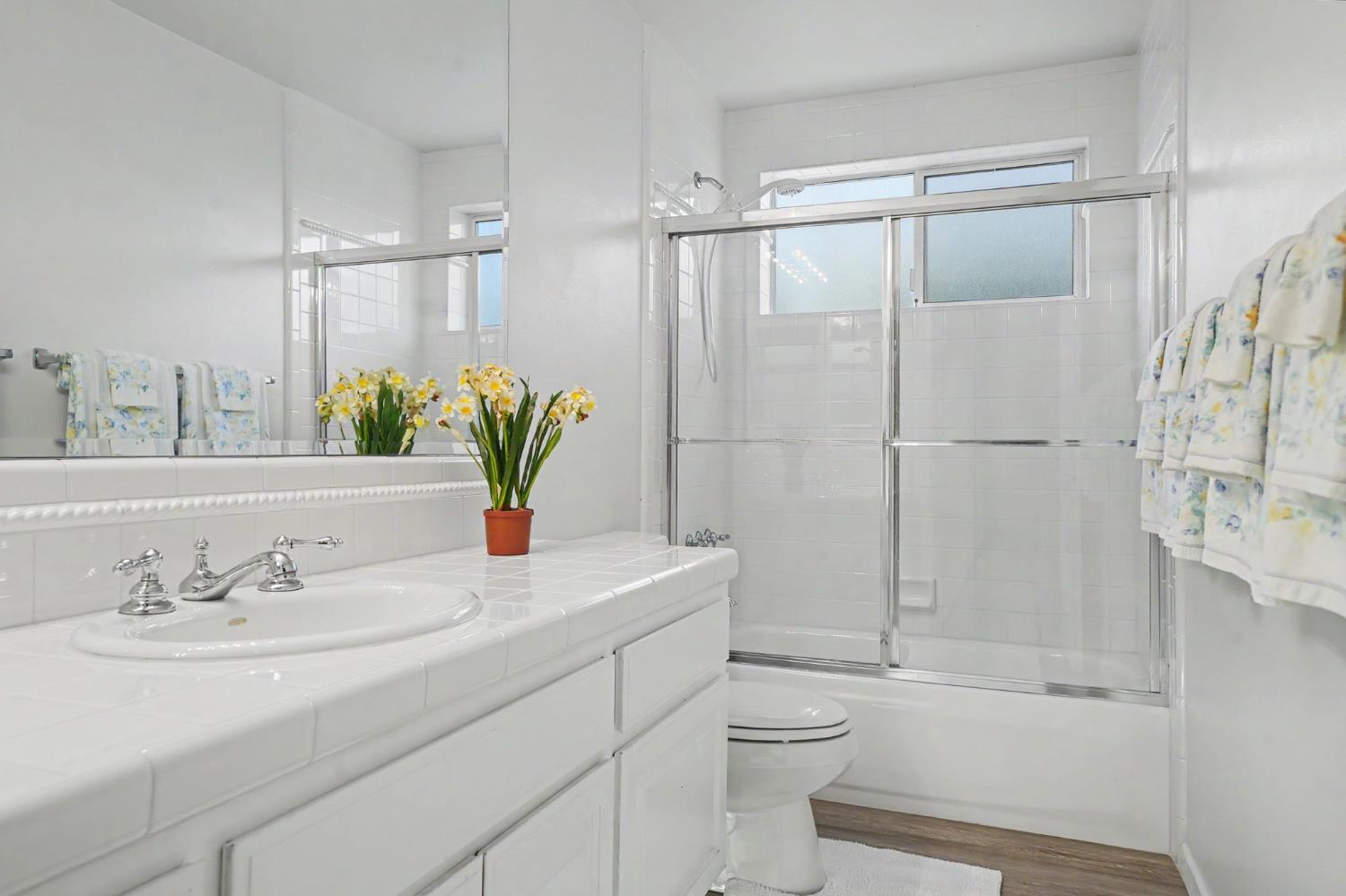 1031 Shoreline Dr #12, Copperopolis, CA 95228