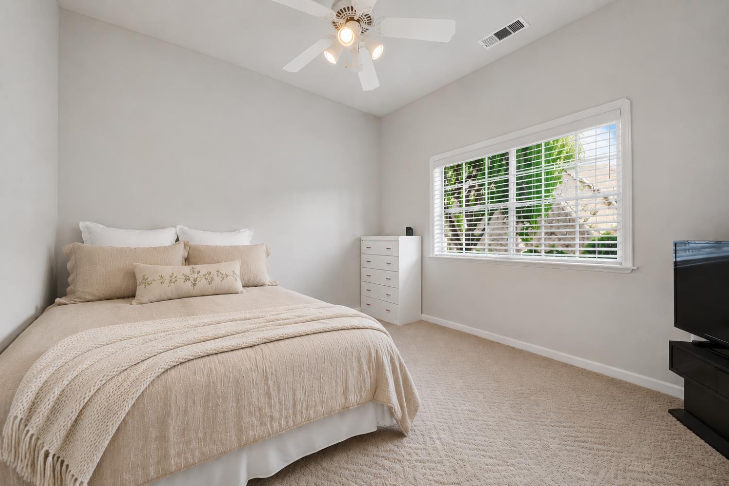 1031 Shoreline Dr #12, Copperopolis, CA 95228