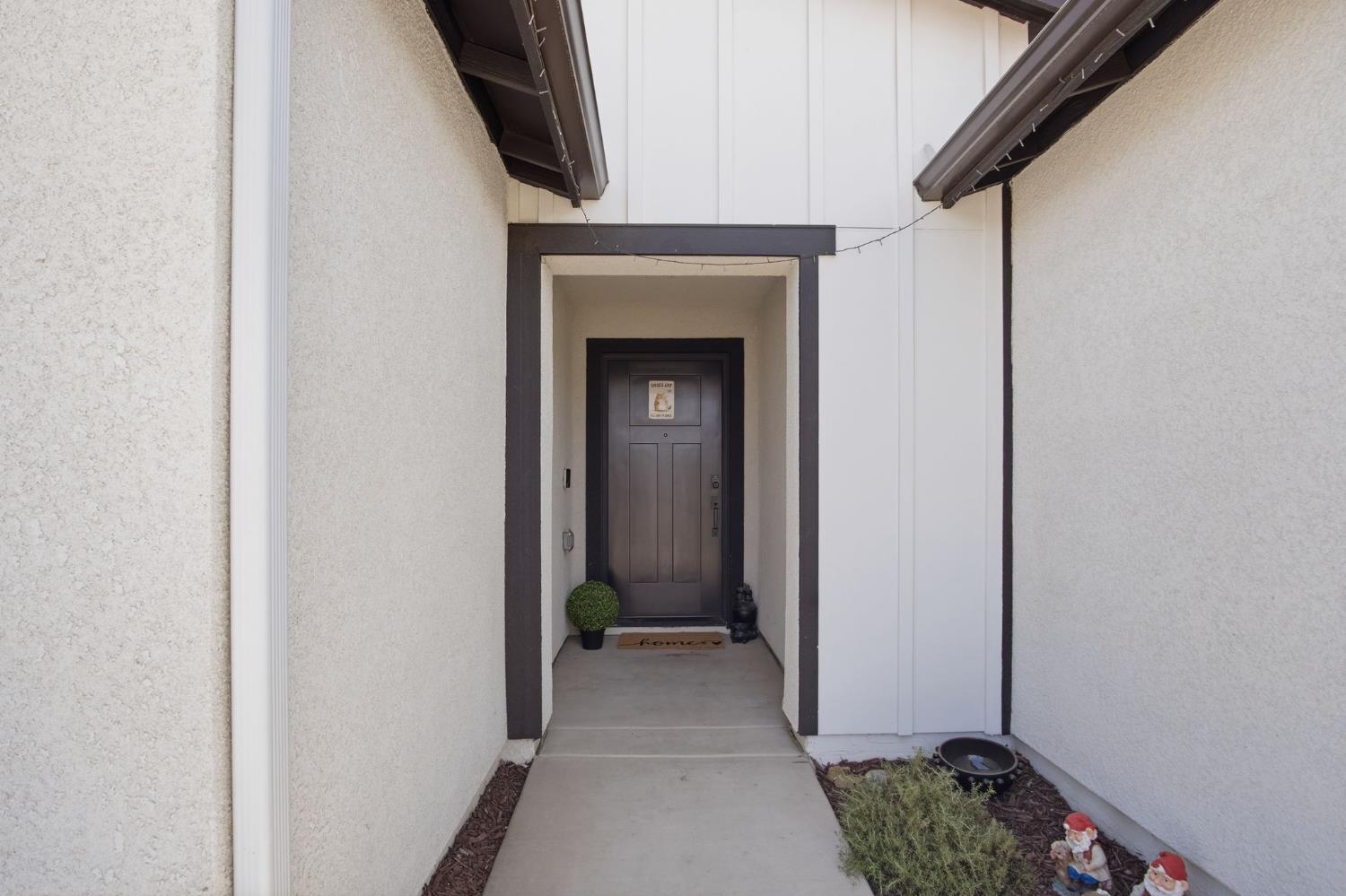 670 Elizabeth Ct, Merced, CA 95341