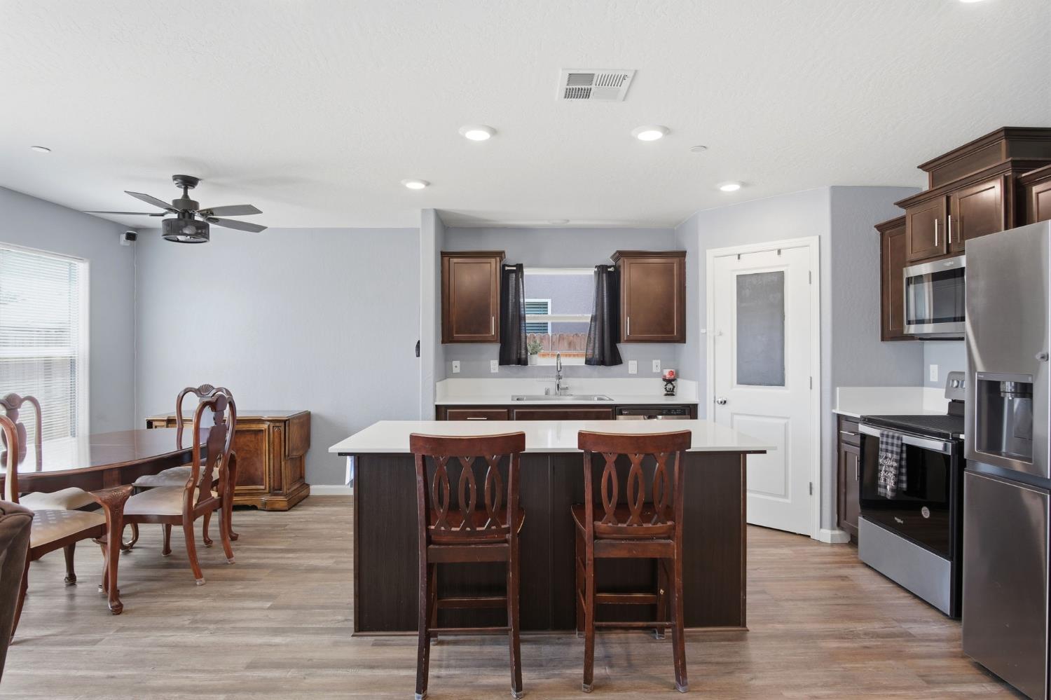 670 Elizabeth Ct, Merced, CA 95341