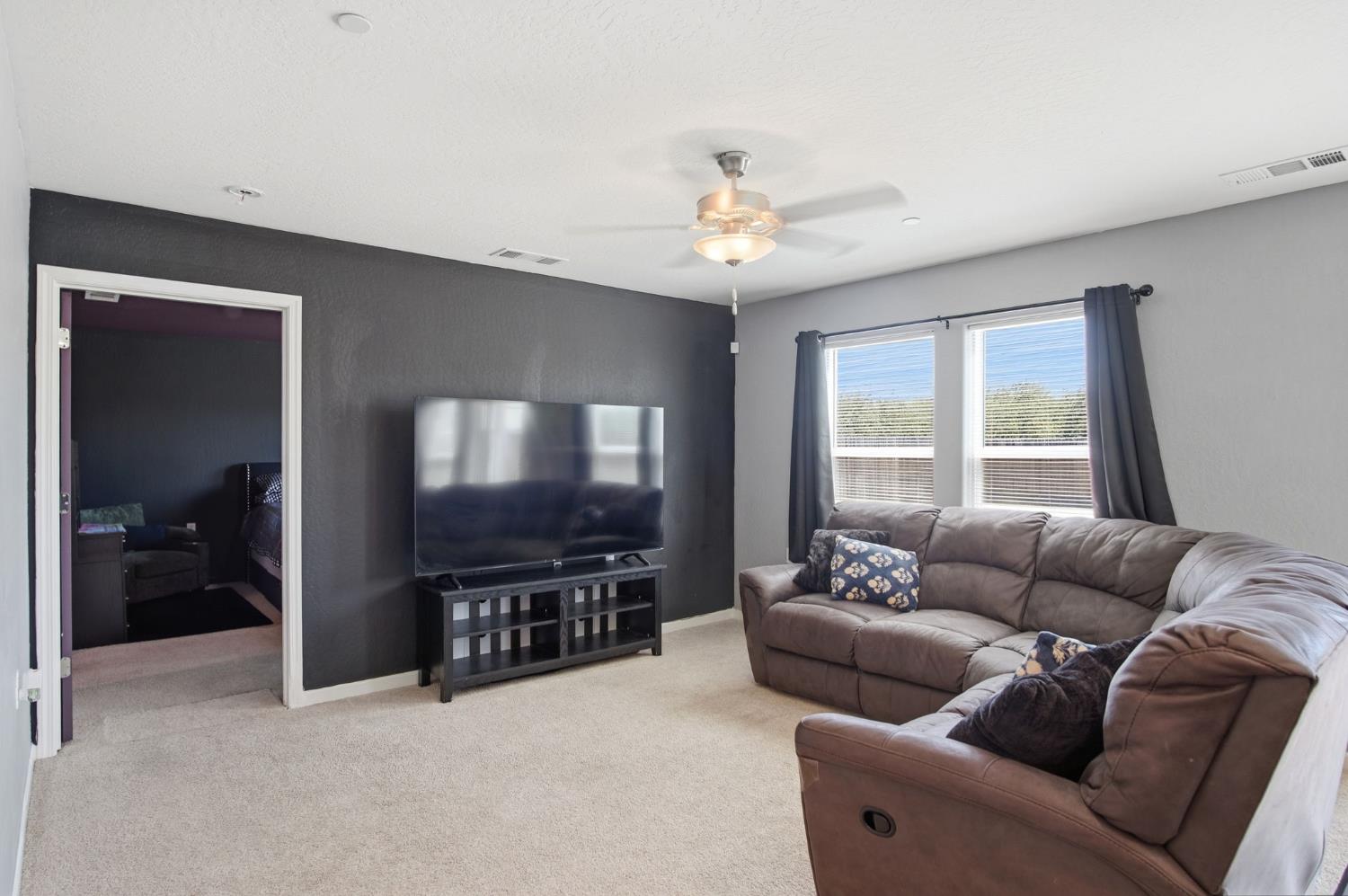 670 Elizabeth Ct, Merced, CA 95341