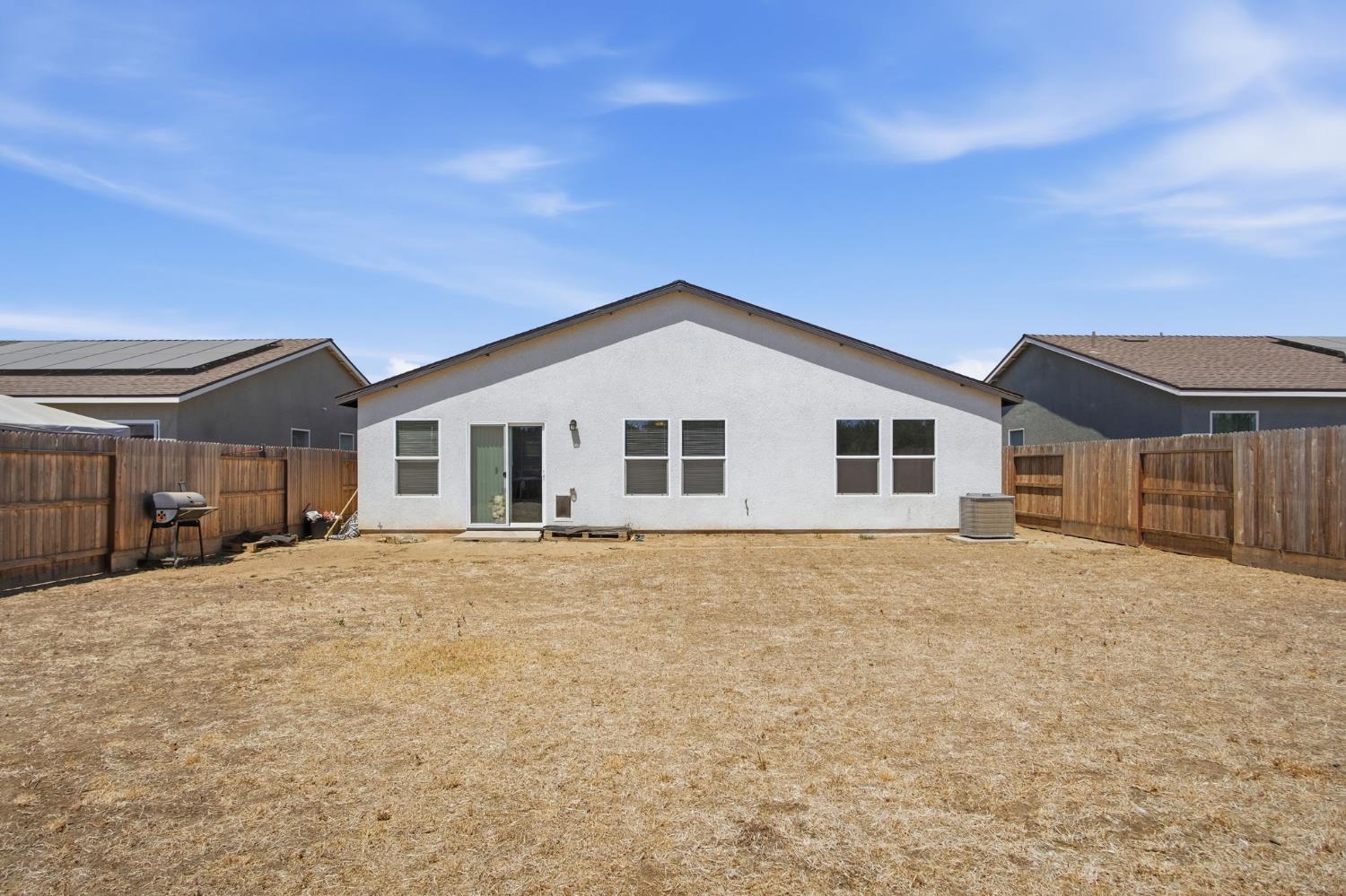670 Elizabeth Ct, Merced, CA 95341