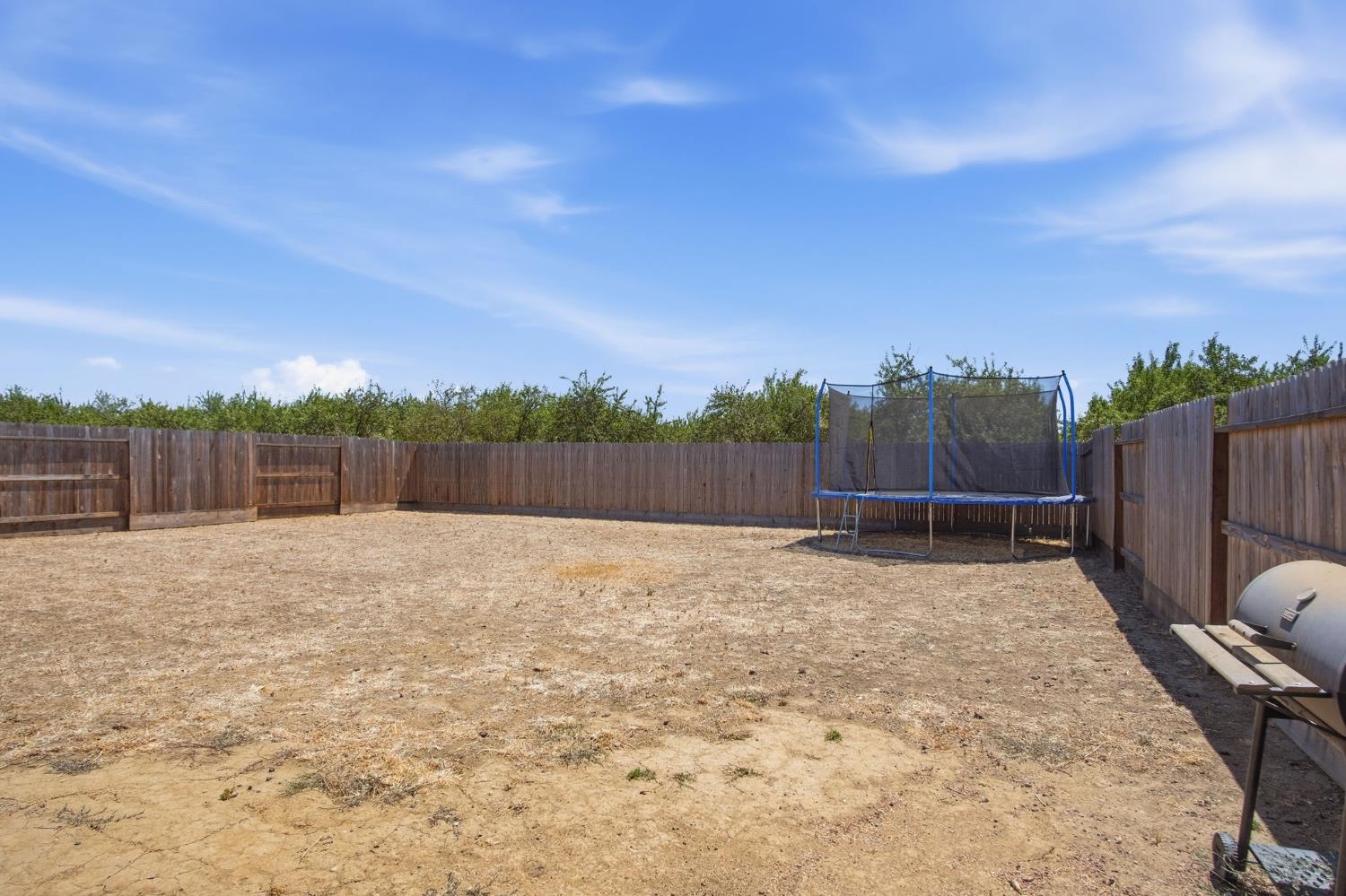 670 Elizabeth Ct, Merced, CA 95341