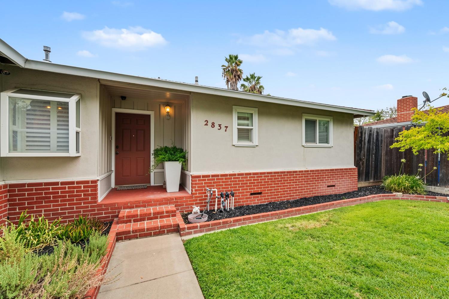 2837 Levon Ave, Modesto, CA 95350