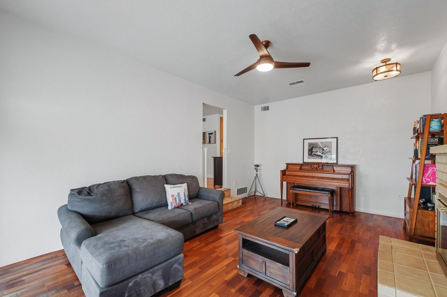2837 Levon Ave, Modesto, CA 95350