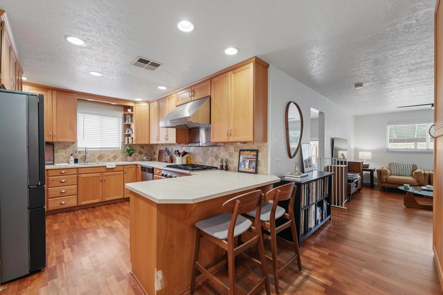 2837 Levon Ave, Modesto, CA 95350