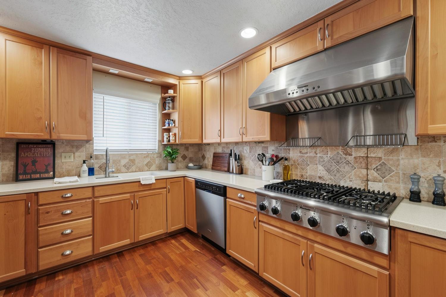 2837 Levon Ave, Modesto, CA 95350