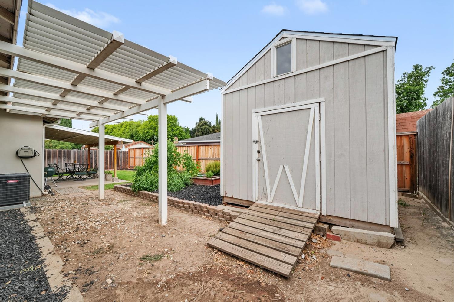 2837 Levon Ave, Modesto, CA 95350