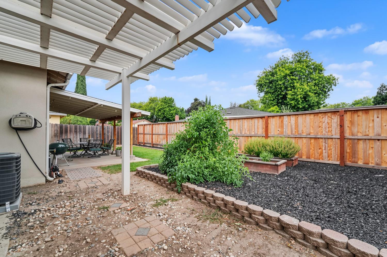 2837 Levon Ave, Modesto, CA 95350