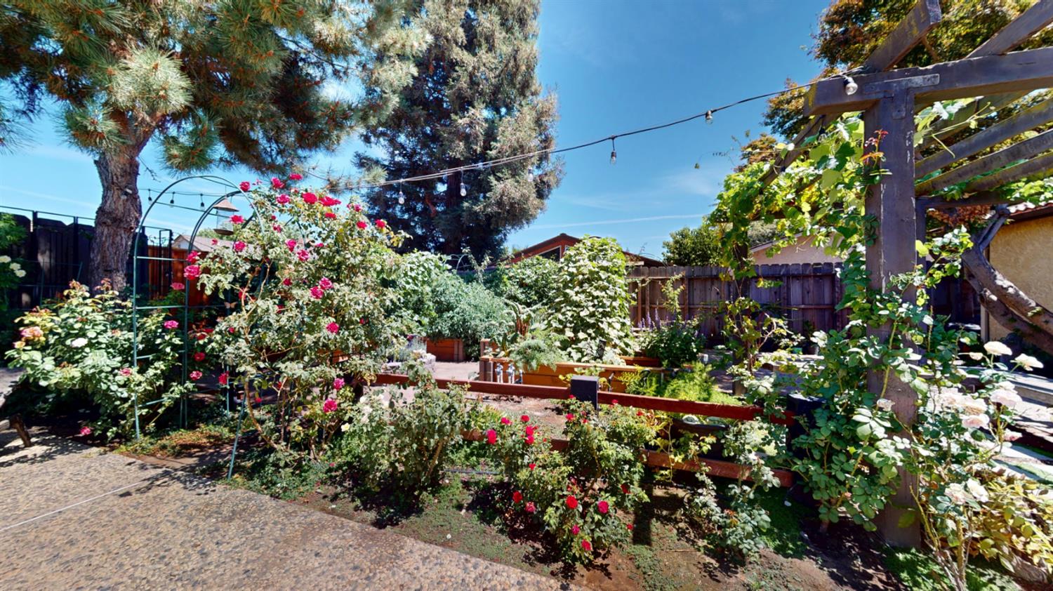 401 Dorado Ln, Modesto, CA 95356