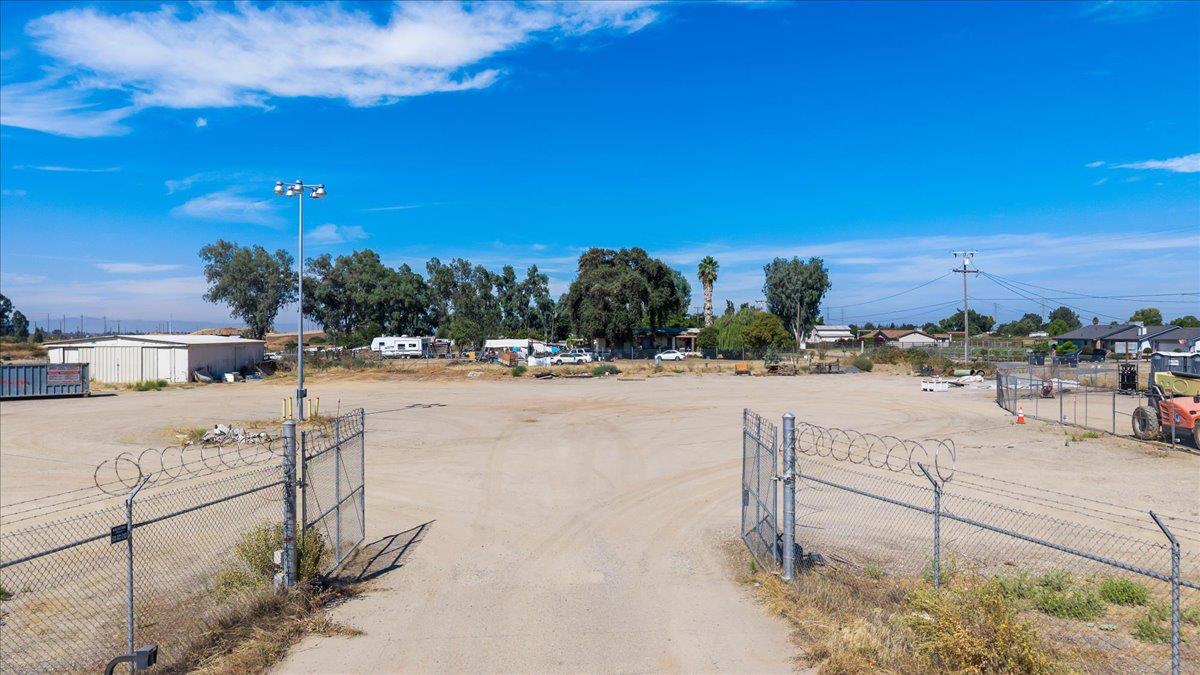 3912 Davis Ave, Modesto, CA 95357