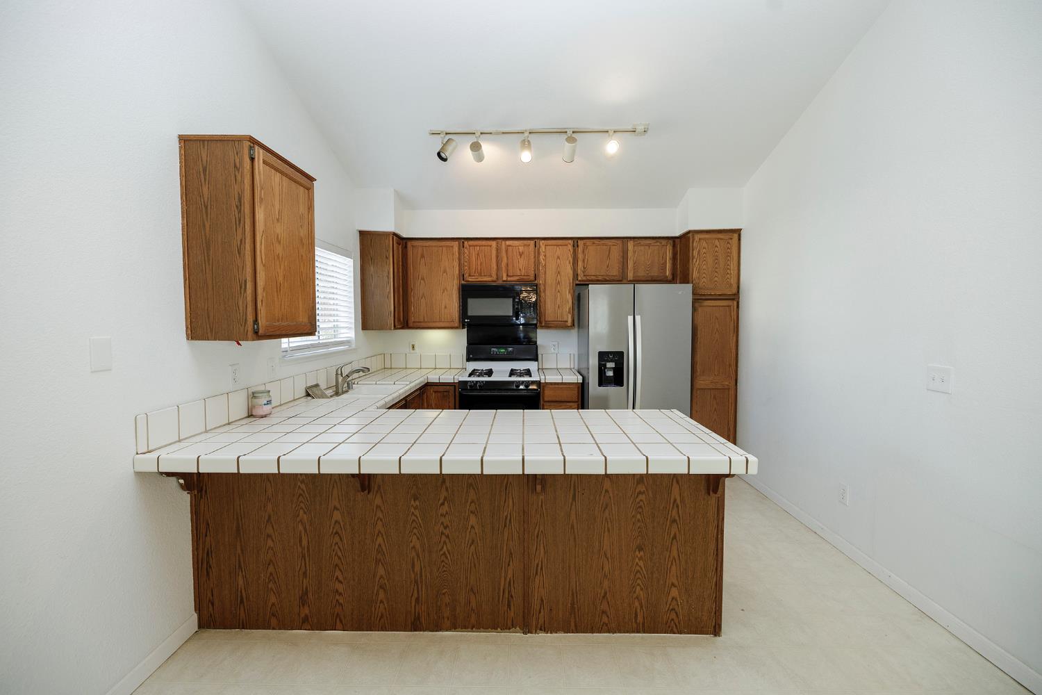 6036 Deep River Ct, Riverbank, CA 95367